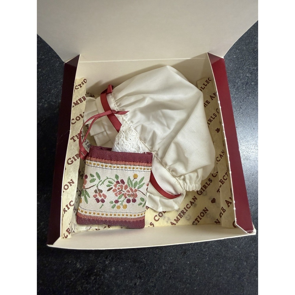 American Girl Felicity Merriman Meet Accessories Cap Purse Hankie Box Original